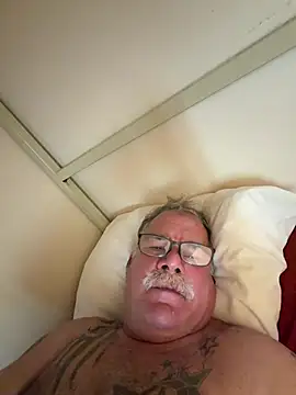 Caesar_Baxter webcam