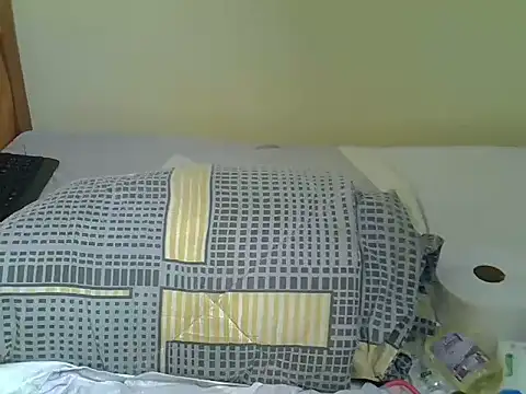 Pearl_petite webcam