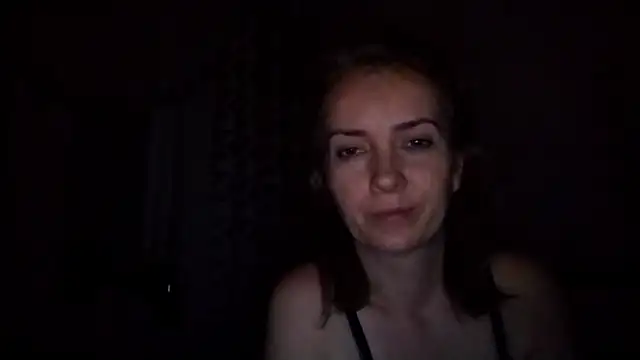 JenniferAlone webcam