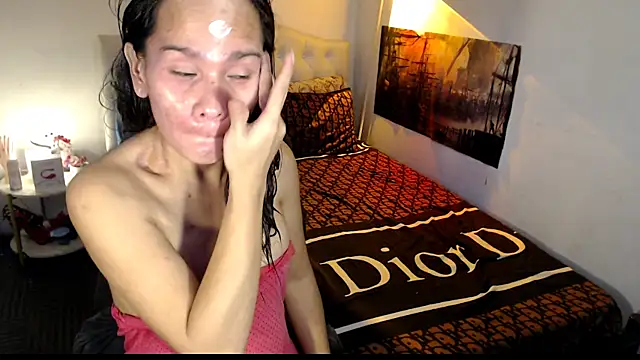 NinaDOM4CUM webcam