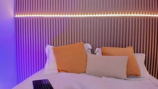Victoria_Rosee webcam