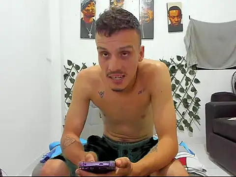 Latins_Boss webcam
