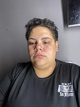 Hailey_Curvy webcam