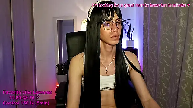 Andy_Roses live cam on StripChat