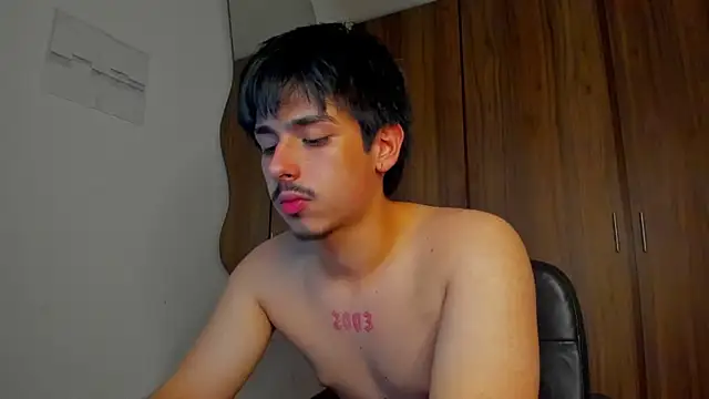 Maximo_Miller webcam