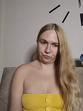 KisaVixen live cam on StripChat