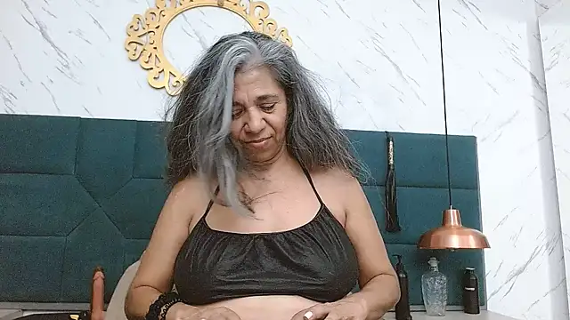 chanel_grant webcam