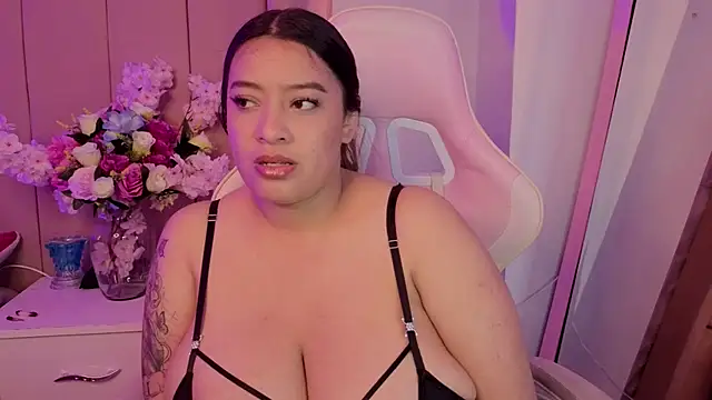 MollyBigBoobs12 webcam