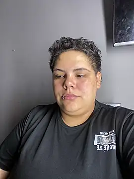 Hailey_Curvy webcam