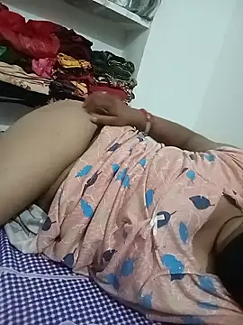 Menka_cut34 webcam