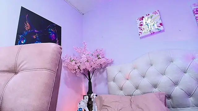 mary_luckaysha_ webcam