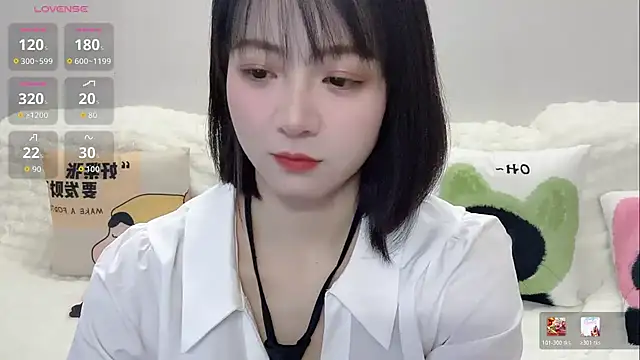 Lucy-8 live sex cam