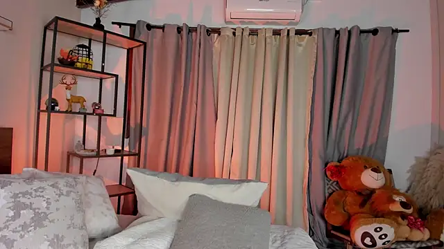 amber_maxwell webcam