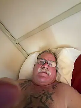 Caesar_Baxter webcam