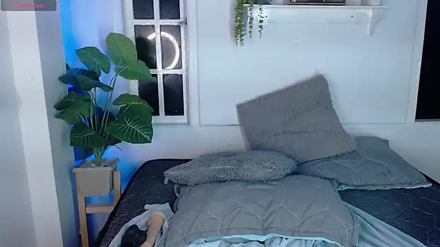emma_cut3_ webcam