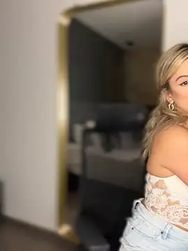 Alisha-Bond webcam