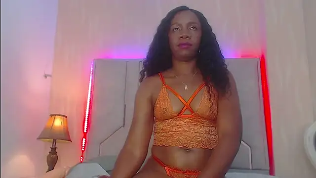 TINNATAYLOR webcam