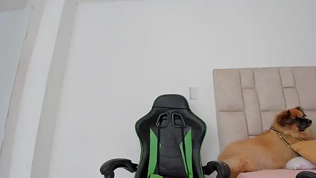 aida_rose_ webcam