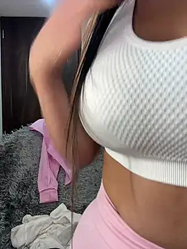 MiaJones21 webcam