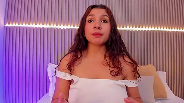 Victoria_Rosee webcam