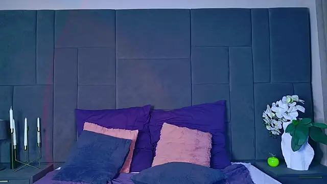 NicoleLuxe webcam