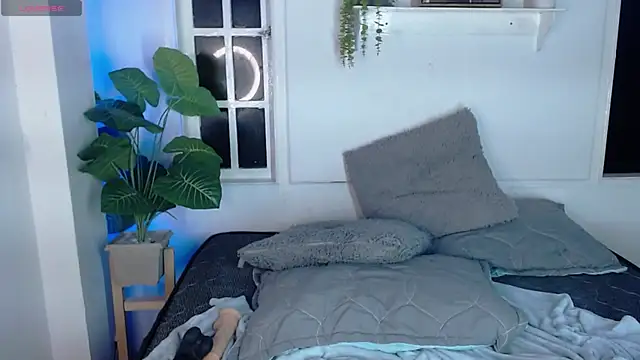 emma_cut3_ webcam