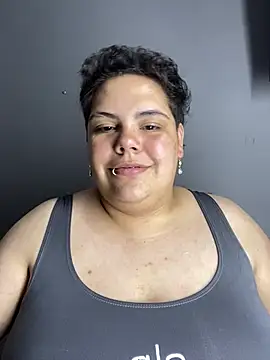 Hailey_Curvy webcam