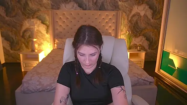 VikVikLove live cam on StripChat