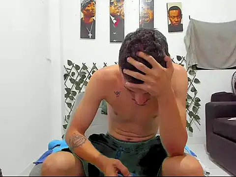 Latins_Boss webcam