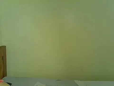 Pearl_petite webcam