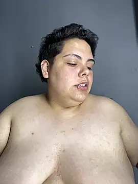 Hailey_Curvy webcam