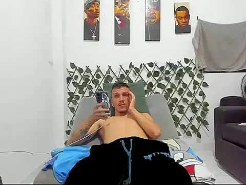 Latins_Boss webcam