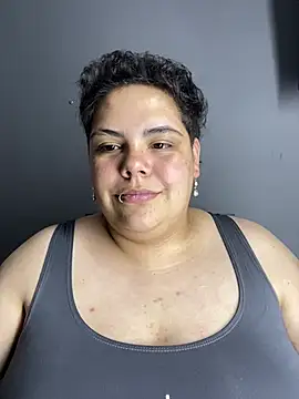 Hailey_Curvy webcam