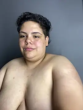 Hailey_Curvy webcam