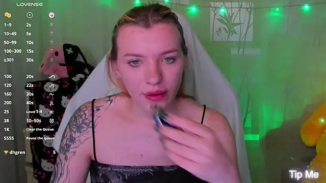 MeganNewCat webcam