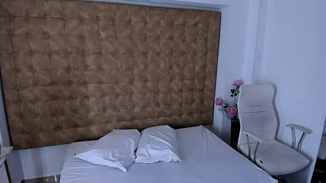 violet_giraldo webcam