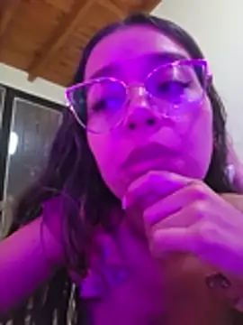 Andrea-Queen live cam on StripChat