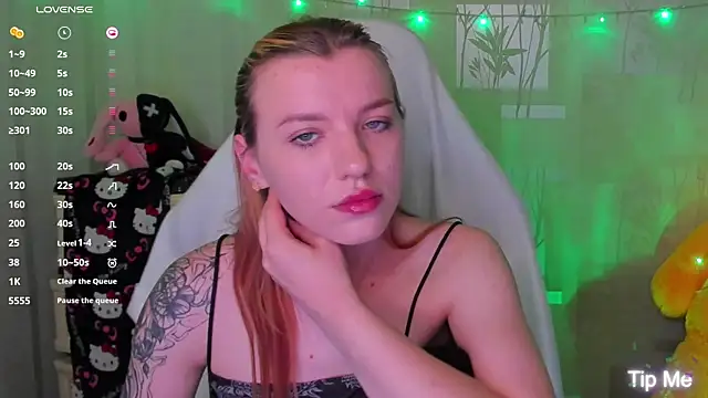 MeganNewCat webcam