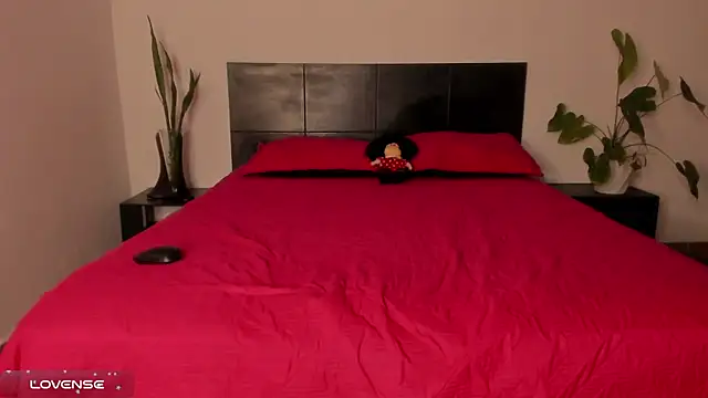 sarahredi webcam