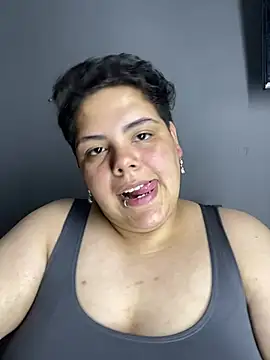 Hailey_Curvy webcam