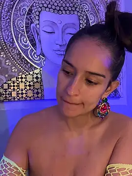 Mau_White webcam