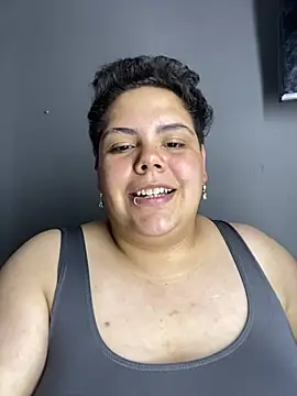 Hailey_Curvy webcam