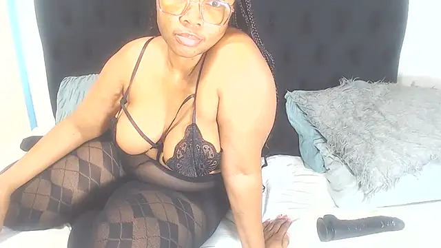 BootyClitQueen webcam