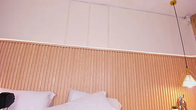 NahimiThompson webcam