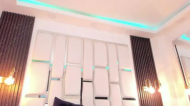 Maia_Clark520 webcam