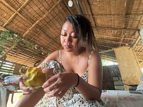 Juliet_official_pro webcam