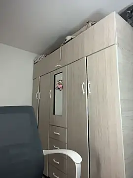 Emmily_19 webcam