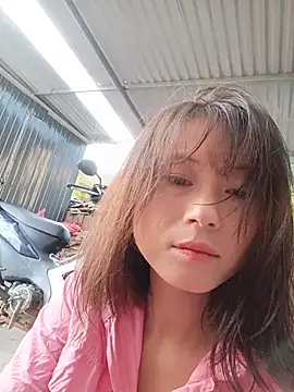 Linda-yiyi webcam