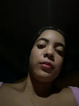 NAUGHTY_LITTLE_18 webcam