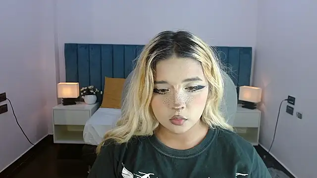april_bunnyy webcam